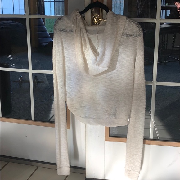 Hollister white crop sweatshirt - Picture 3 of 6